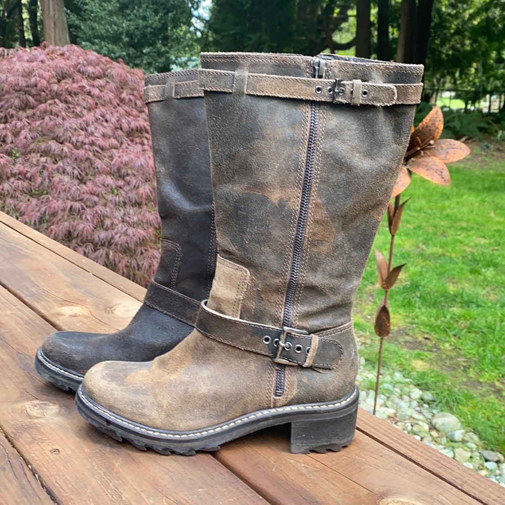 Donald Pliner boots